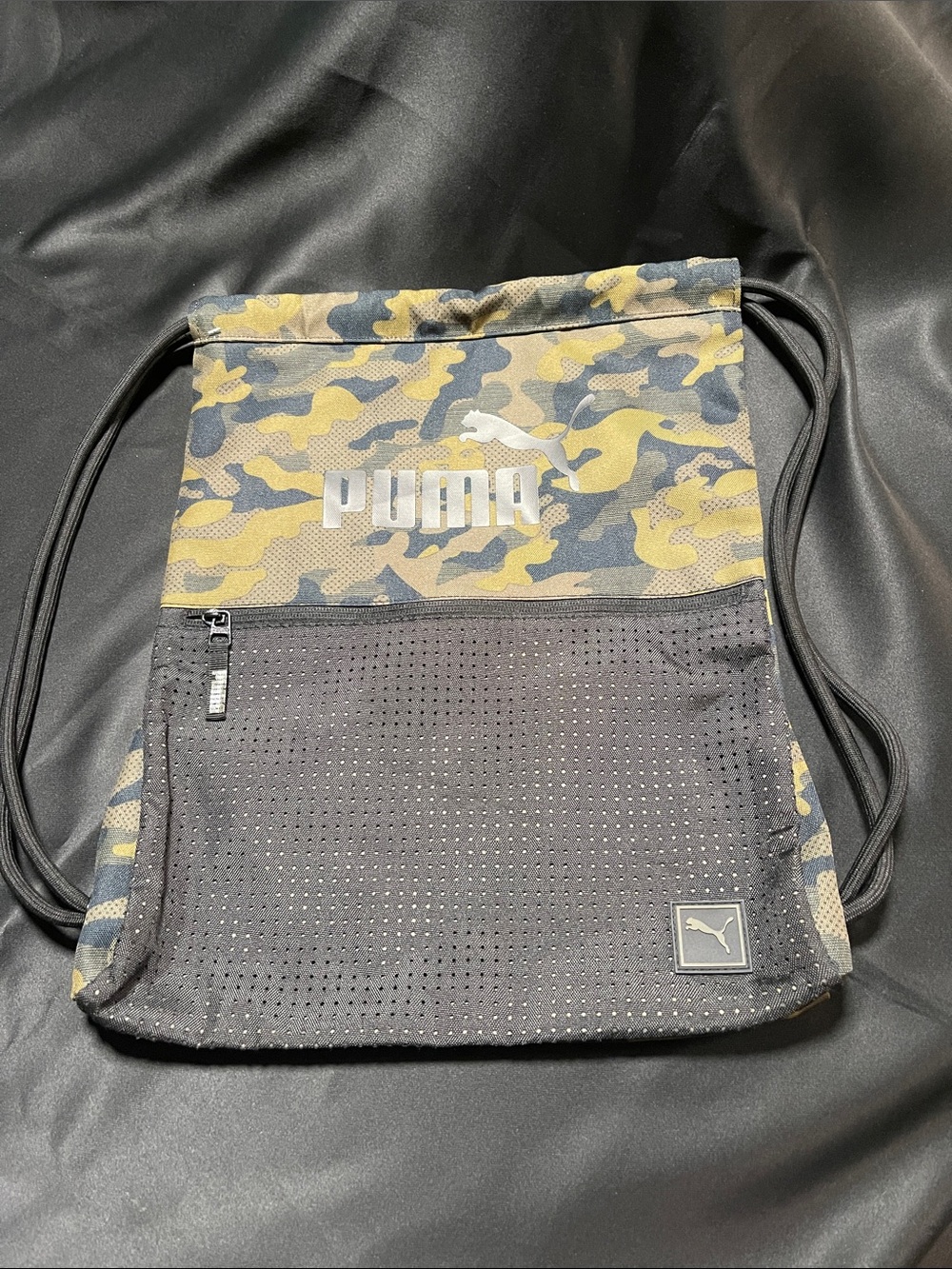 NWOT Puma Camo Drawstring Backpack in Olive, Black